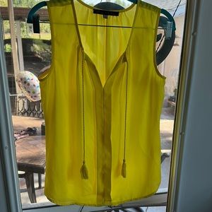 Rose & Olive Sleeveless Blouse Size S